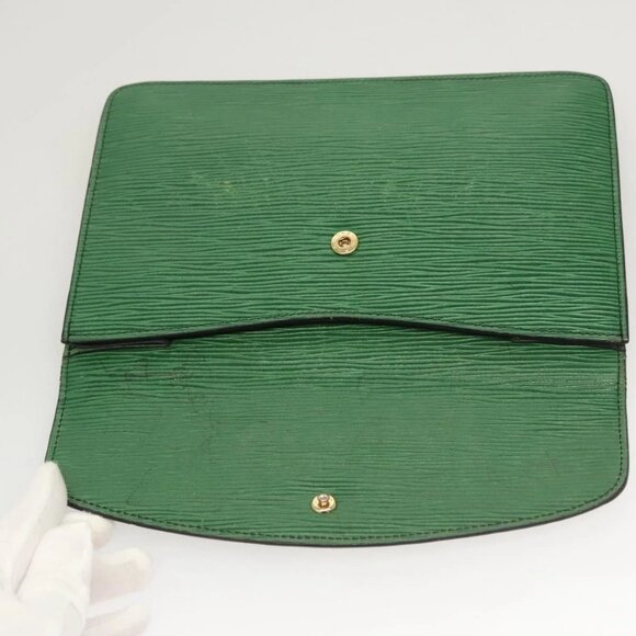 LOUIS VUITTON Epi Montaigne 23 Clutch Bag Green - Picture 10 of 16
